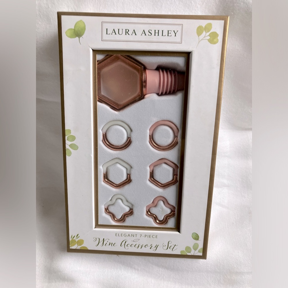 LAURA ASHLEY Elegant 7 Piece Wine Accessory Set NIB